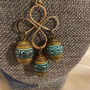 Sarah Coventry costume jewelry set necklace w/ clip earrings lucky clover